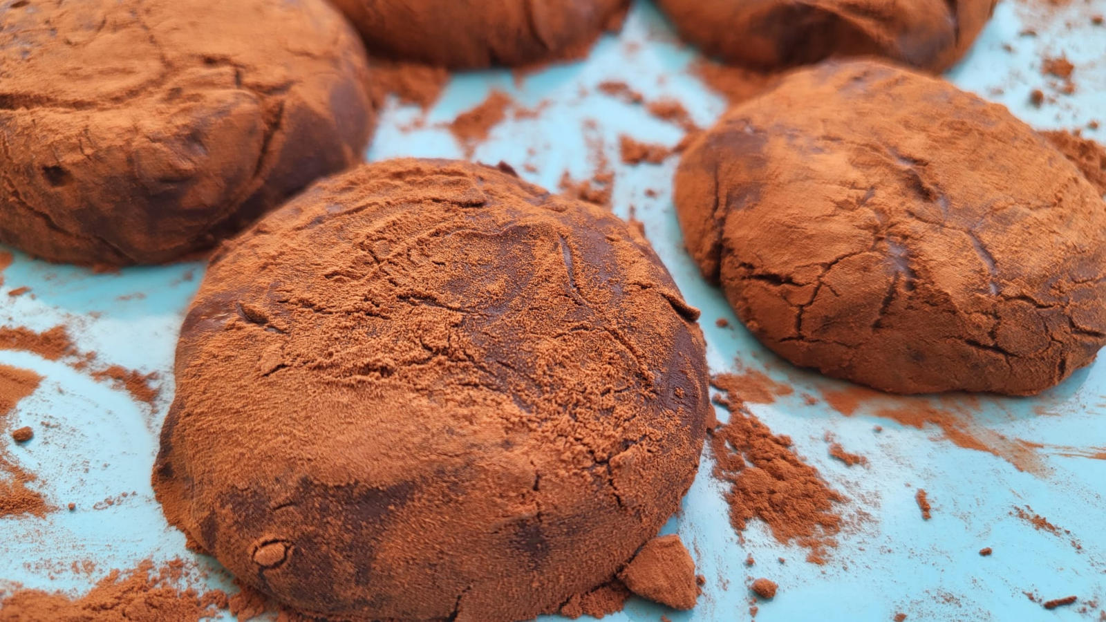 Tartufini proteici al cioccolato con yogurt