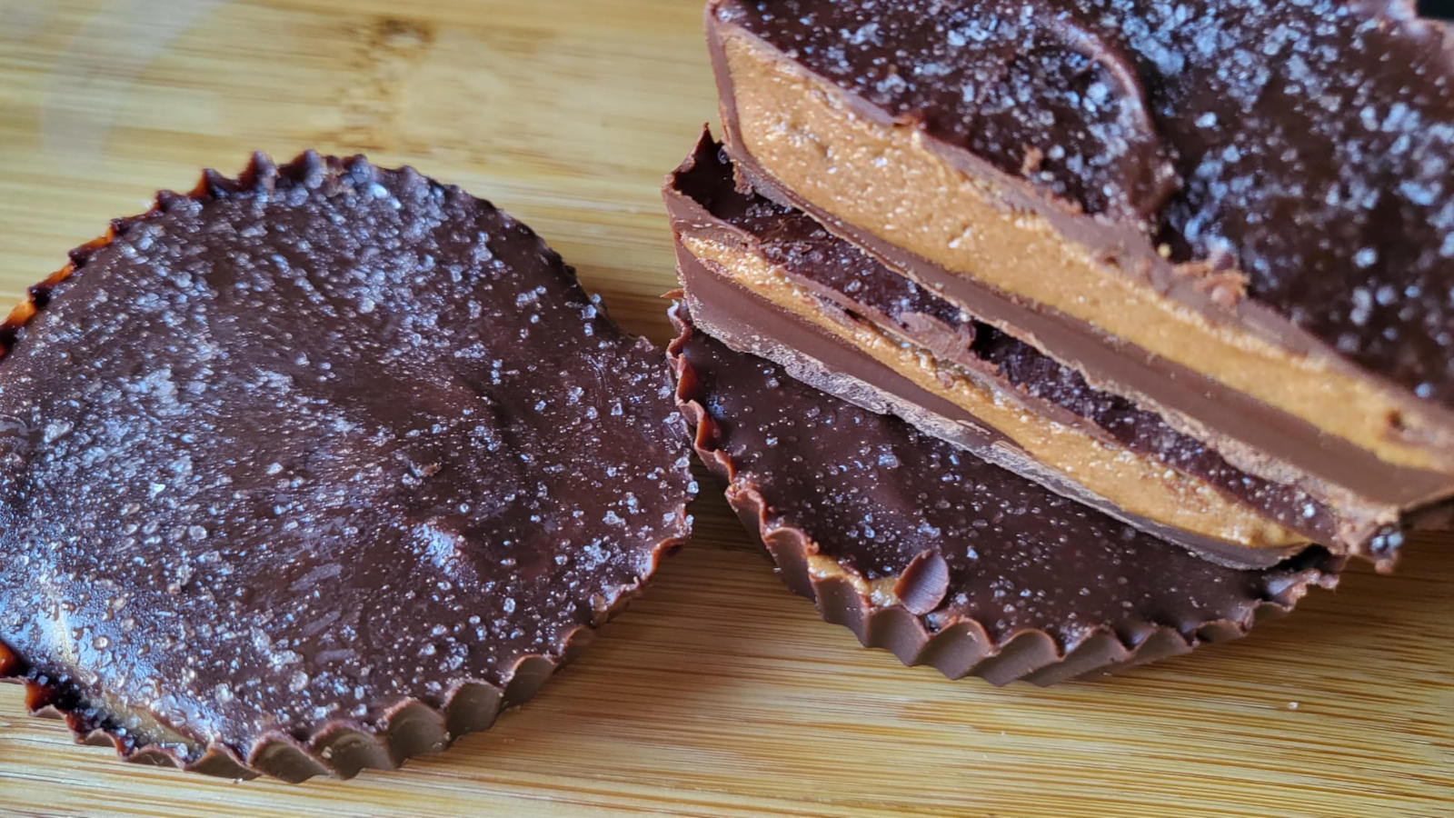 Butter cups proteiche al cioccolato e burro d'arachidi