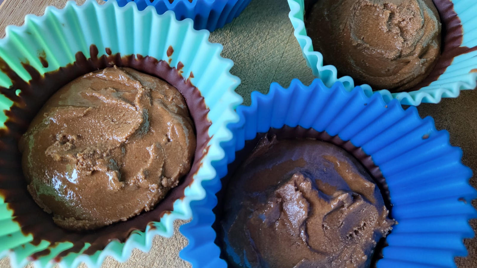 Butter cups proteiche al cioccolato e burro d'arachidi