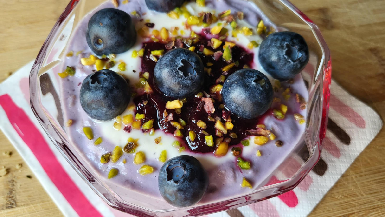 Porridge proteico ai mirtilli