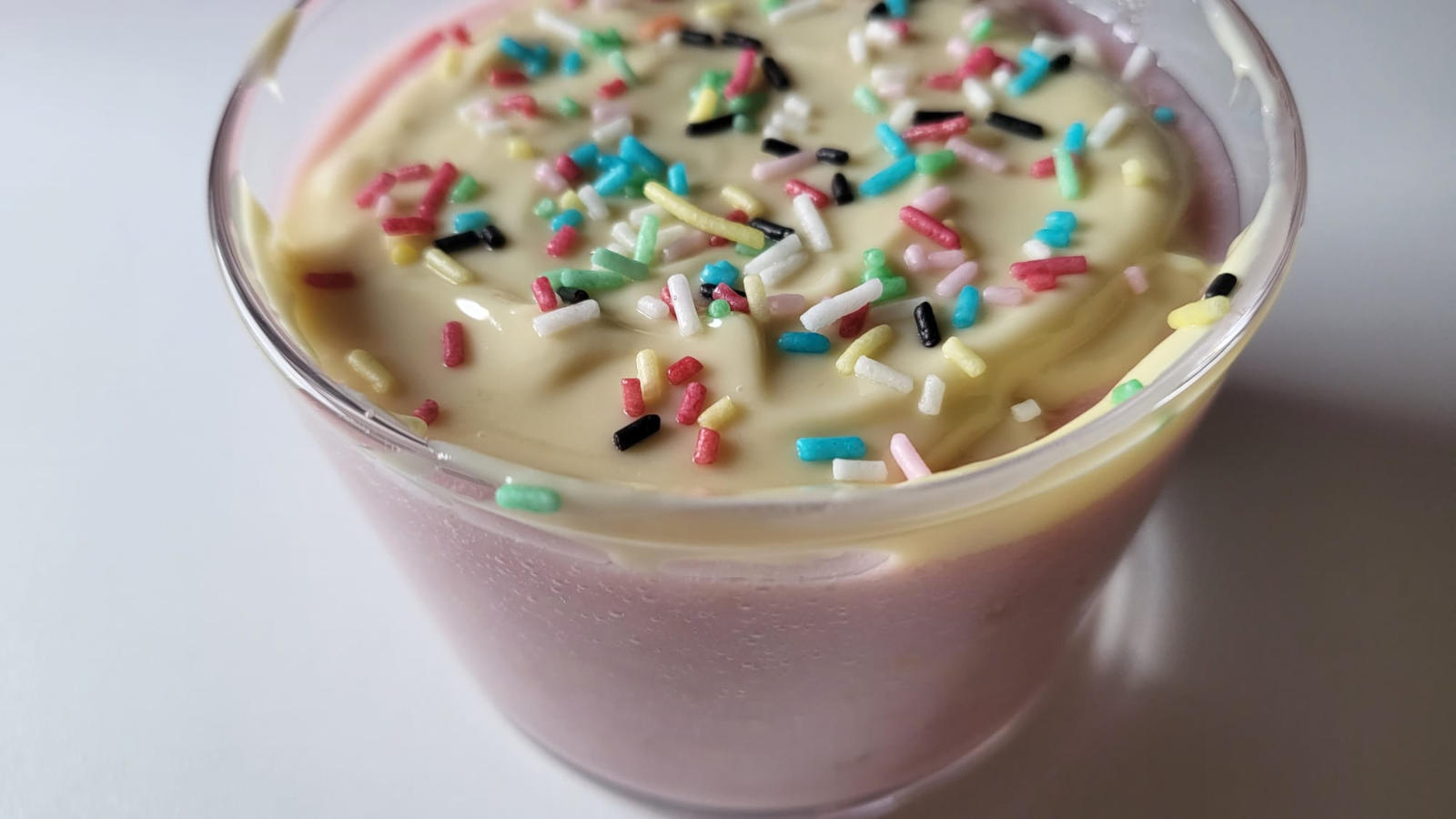 Overnight oats birthday cake proteico