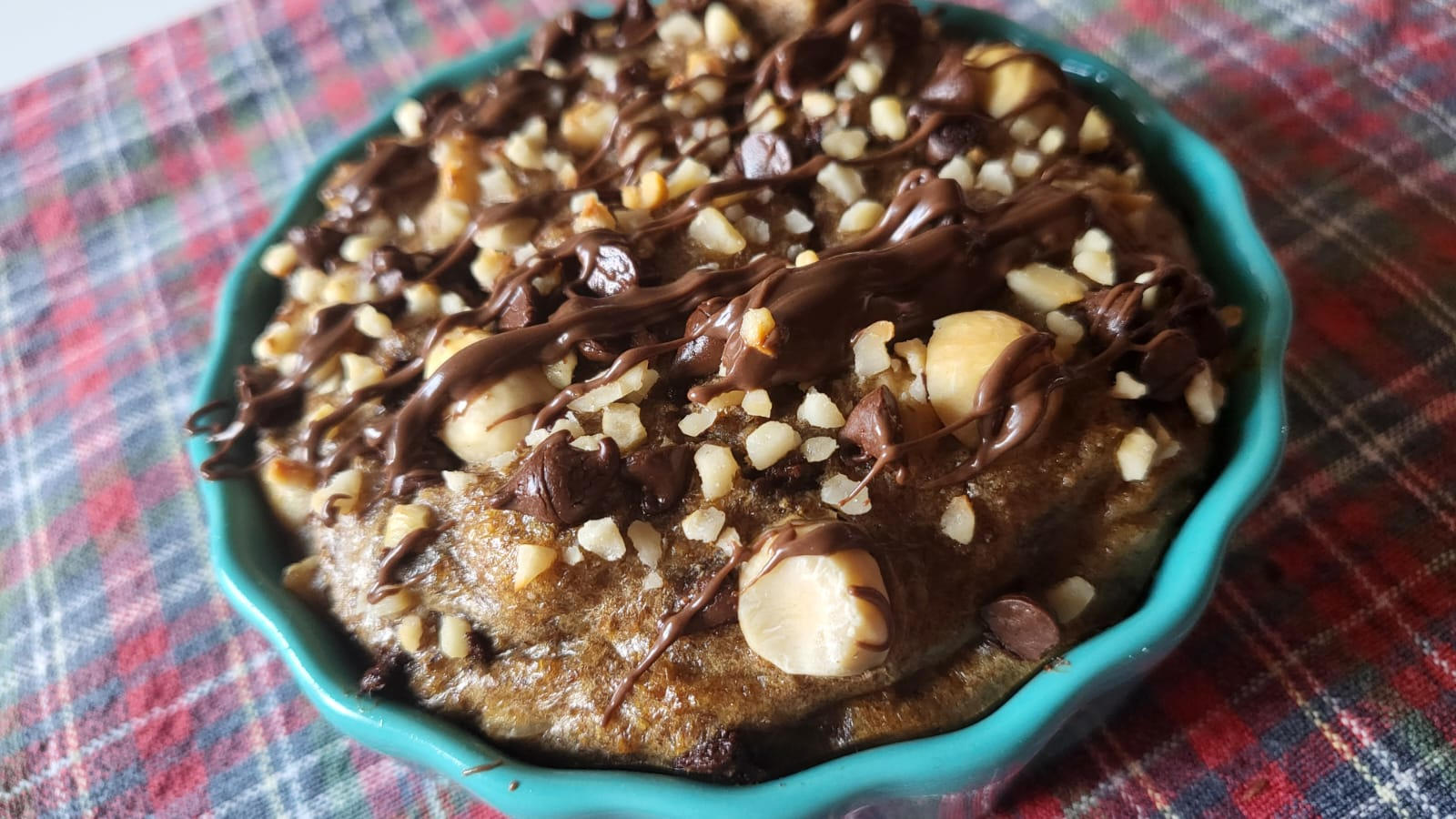 Tortino Weetabix proteico con nocciole e cioccolato
