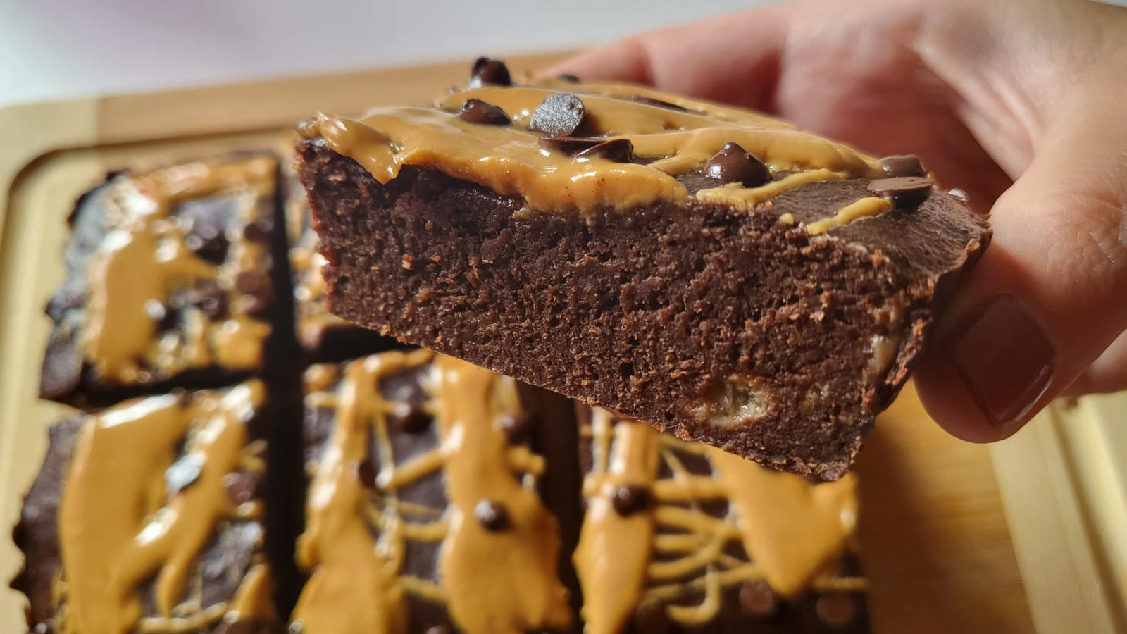 Brownies proteici alla banana e burro d'arachidi