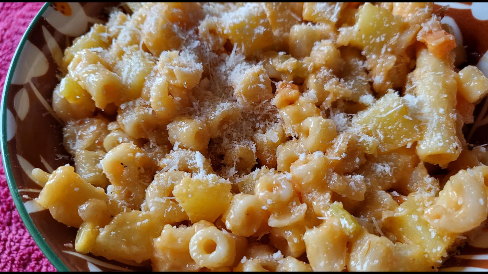 Pasta, patate e provola