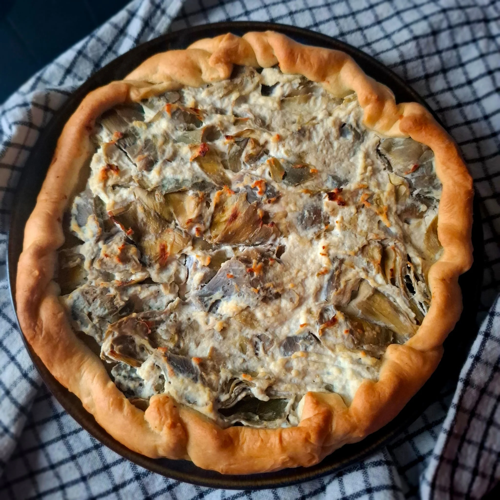 Torta salata con carciofi
