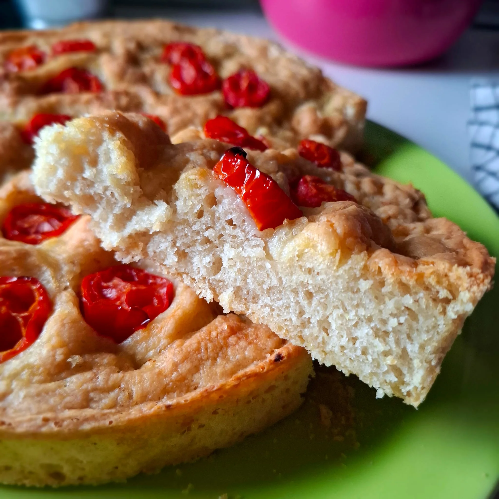 Focaccia con i pomodorini