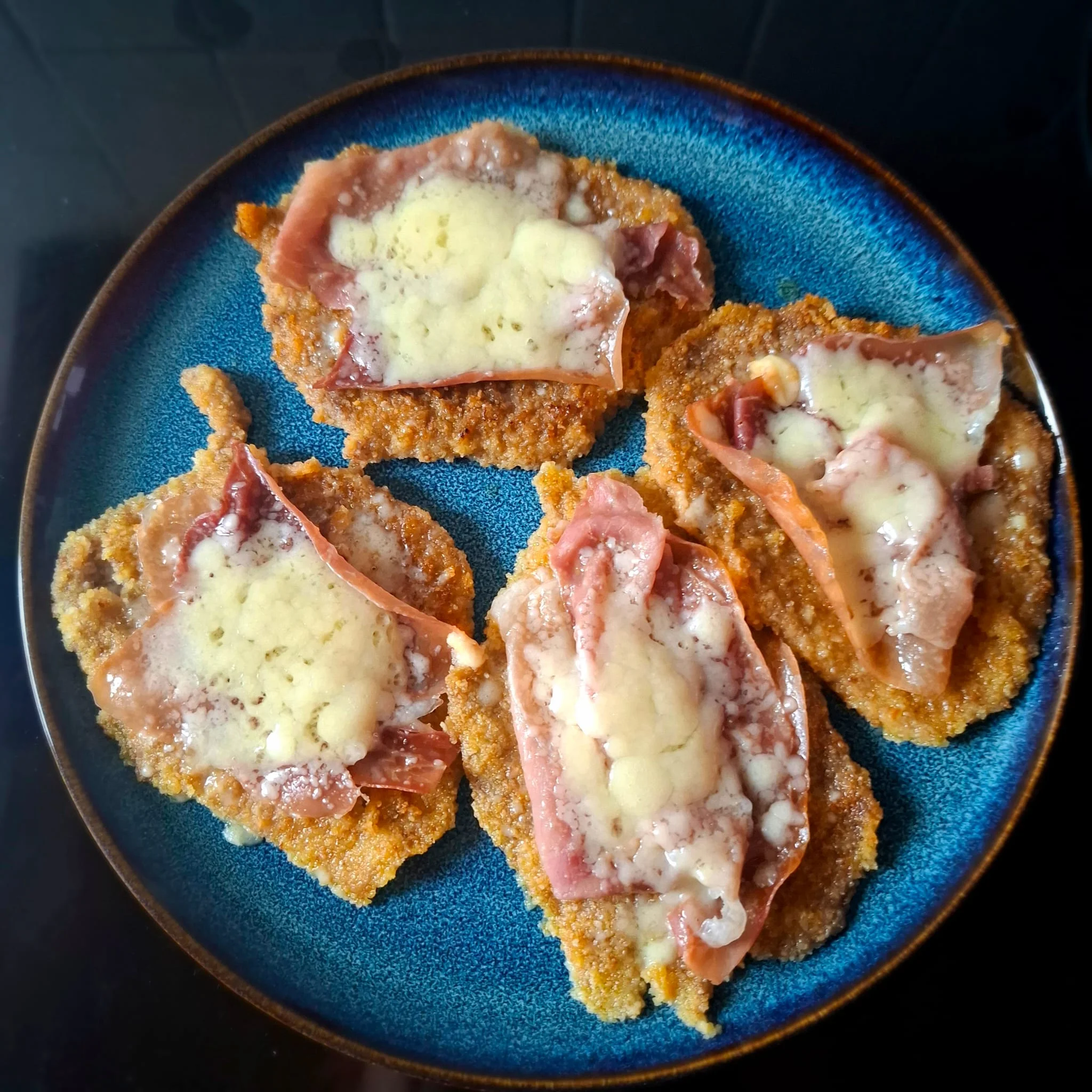 Cotolette alla bolognese