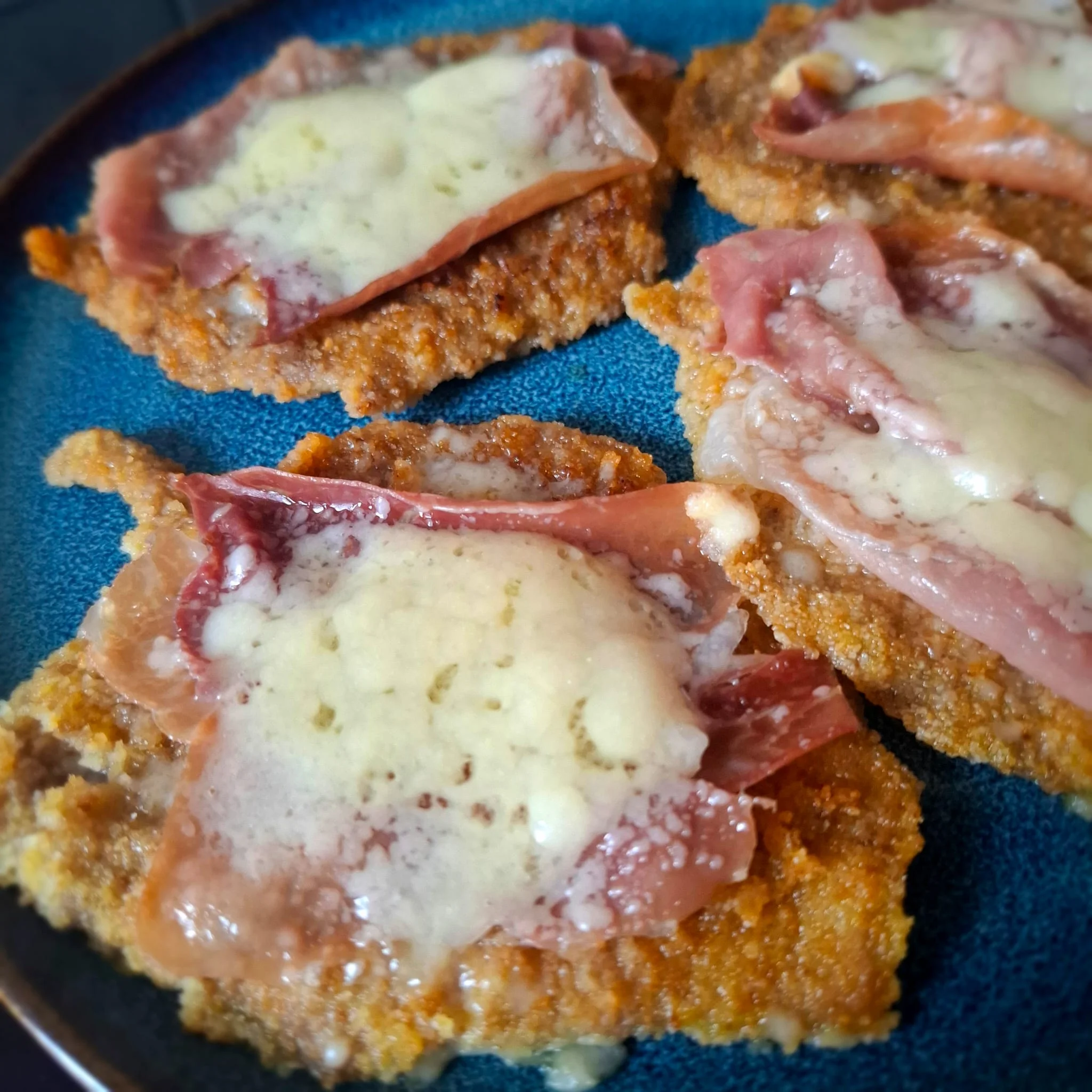 Cotolette alla bolognese