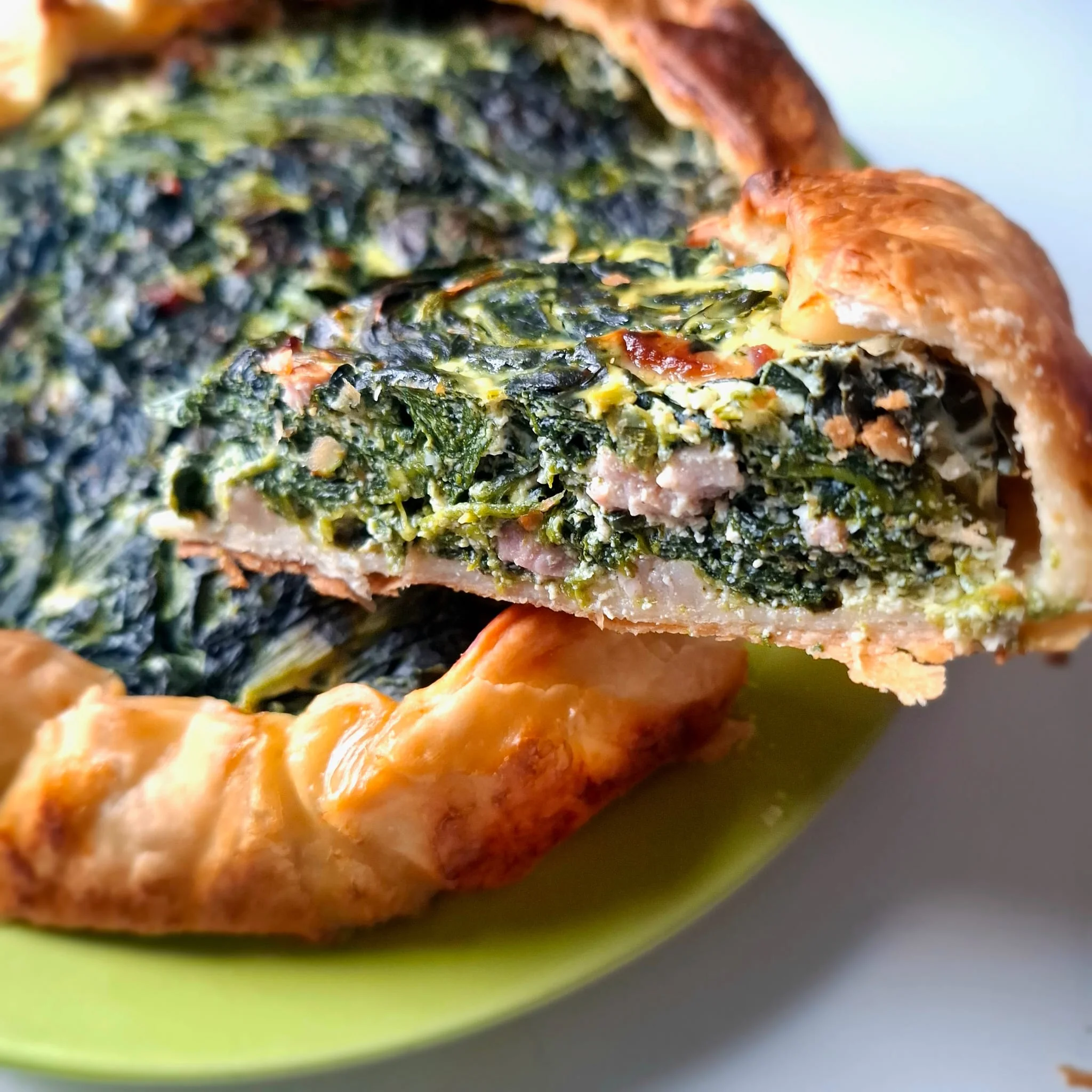 Torta salata con spinaci, ricotta e pancetta